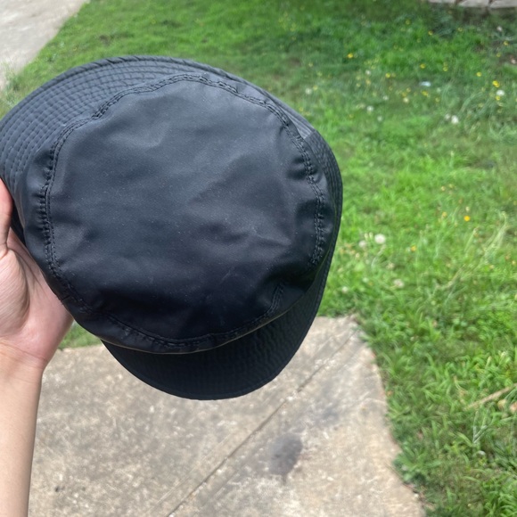 Black Prada bucket hat one size fits all like new - Picture 2 of 4